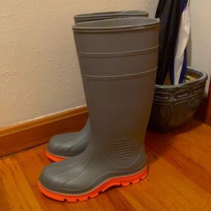 Heavy duty water proof boot.